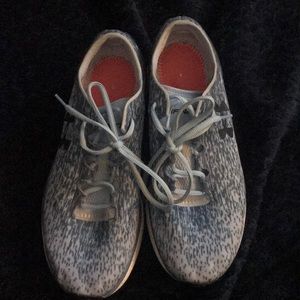 Women’s under armour bandits athletic shoes.